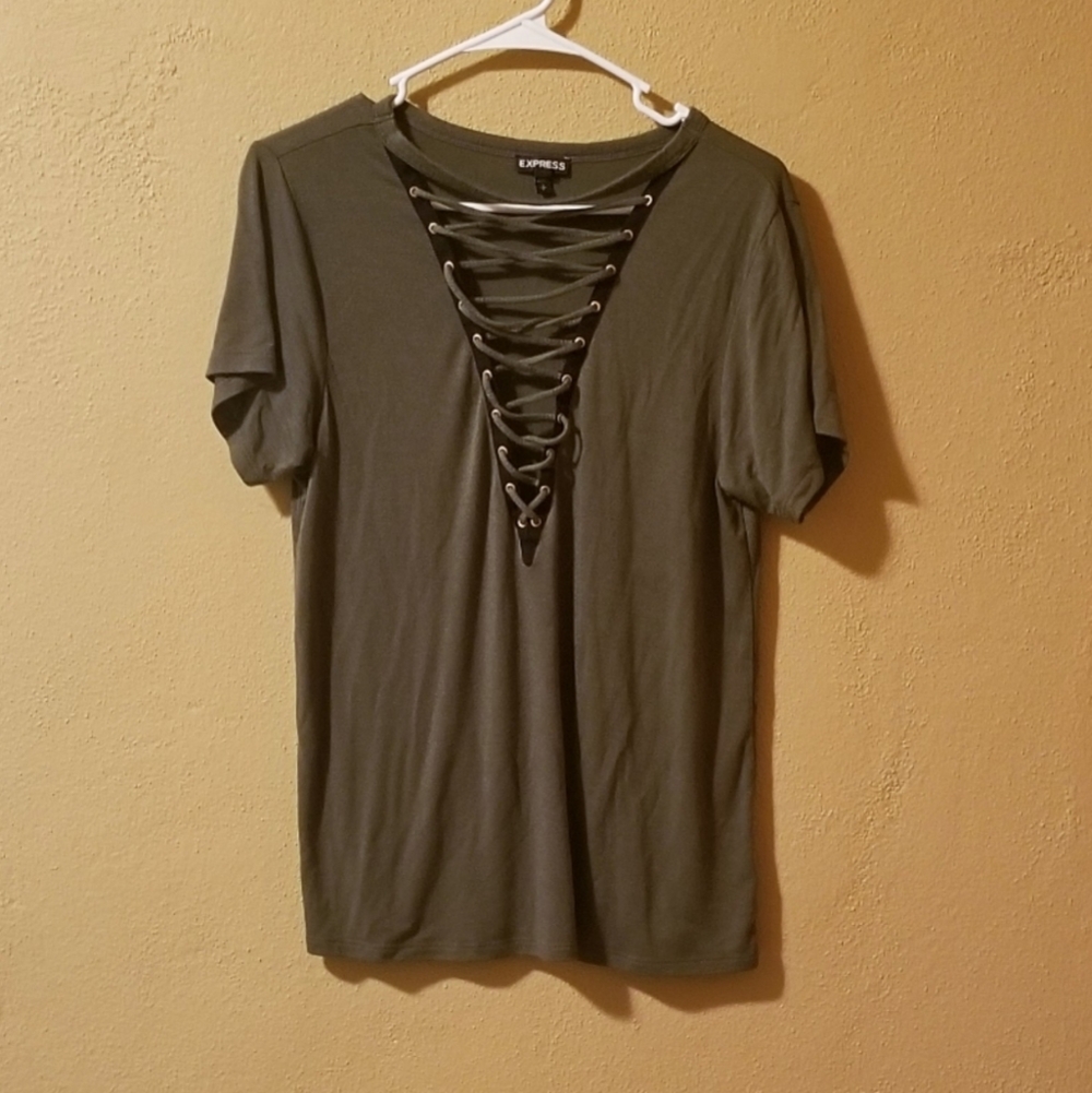 ✨Express Lace-up Front Girlfriend Tee - Picture 3 of 8